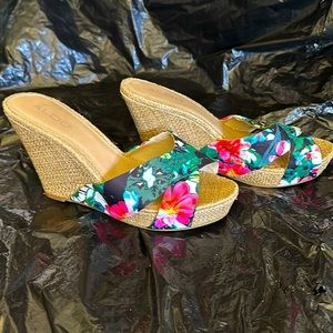 Aldo floral wedges
